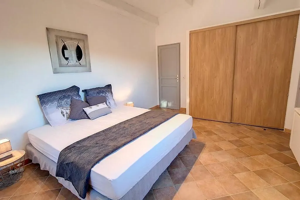 Holiday home Aux Trois Cypres Salernes En Provence Villa