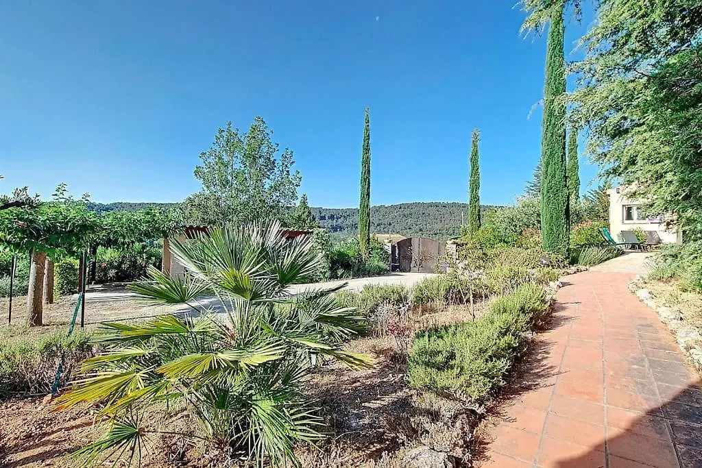 Holiday home Aux Trois Cypres Salernes En Provence Villa