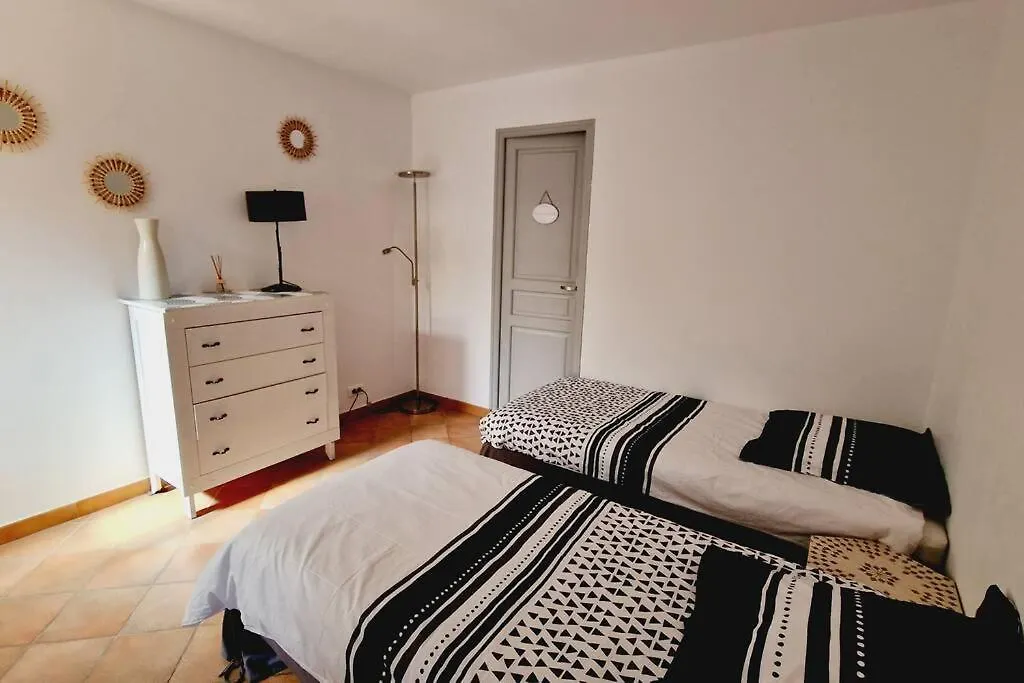 Holiday home Aux Trois Cypres Salernes En Provence Villa France