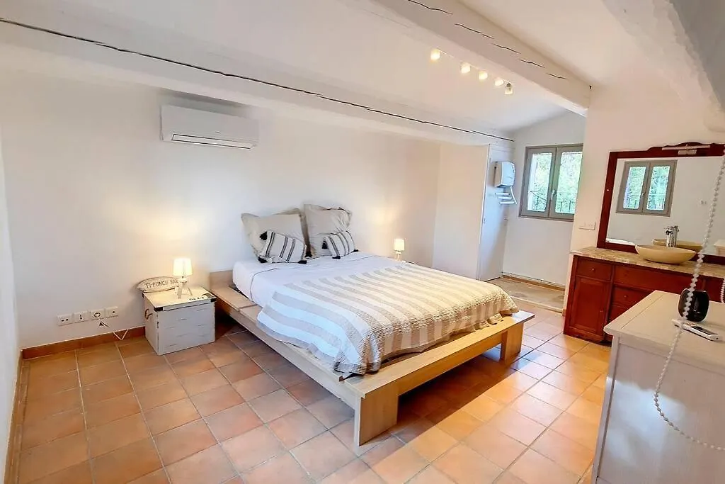 Aux Trois Cypres Salernes En Provence Villa 0*,