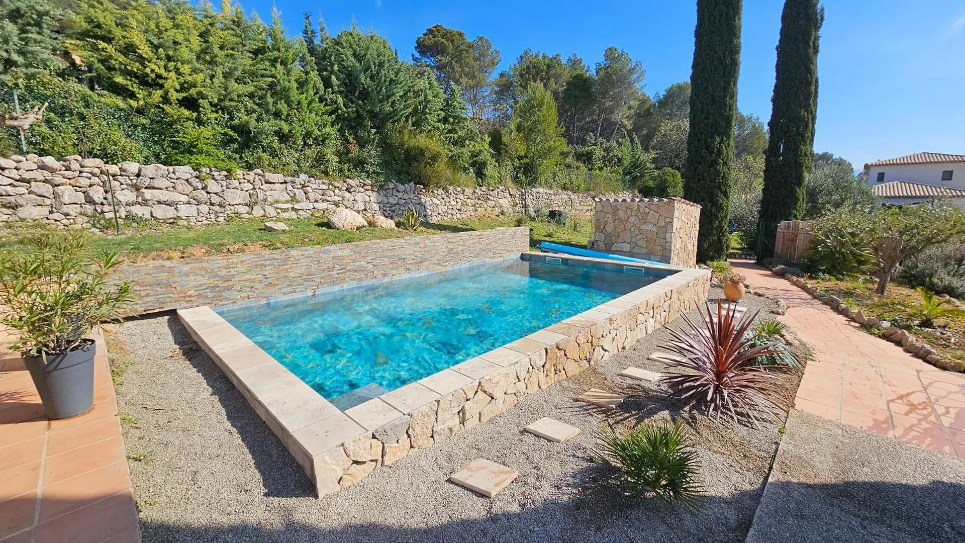 Holiday home Aux Trois Cypres Salernes En Provence Villa