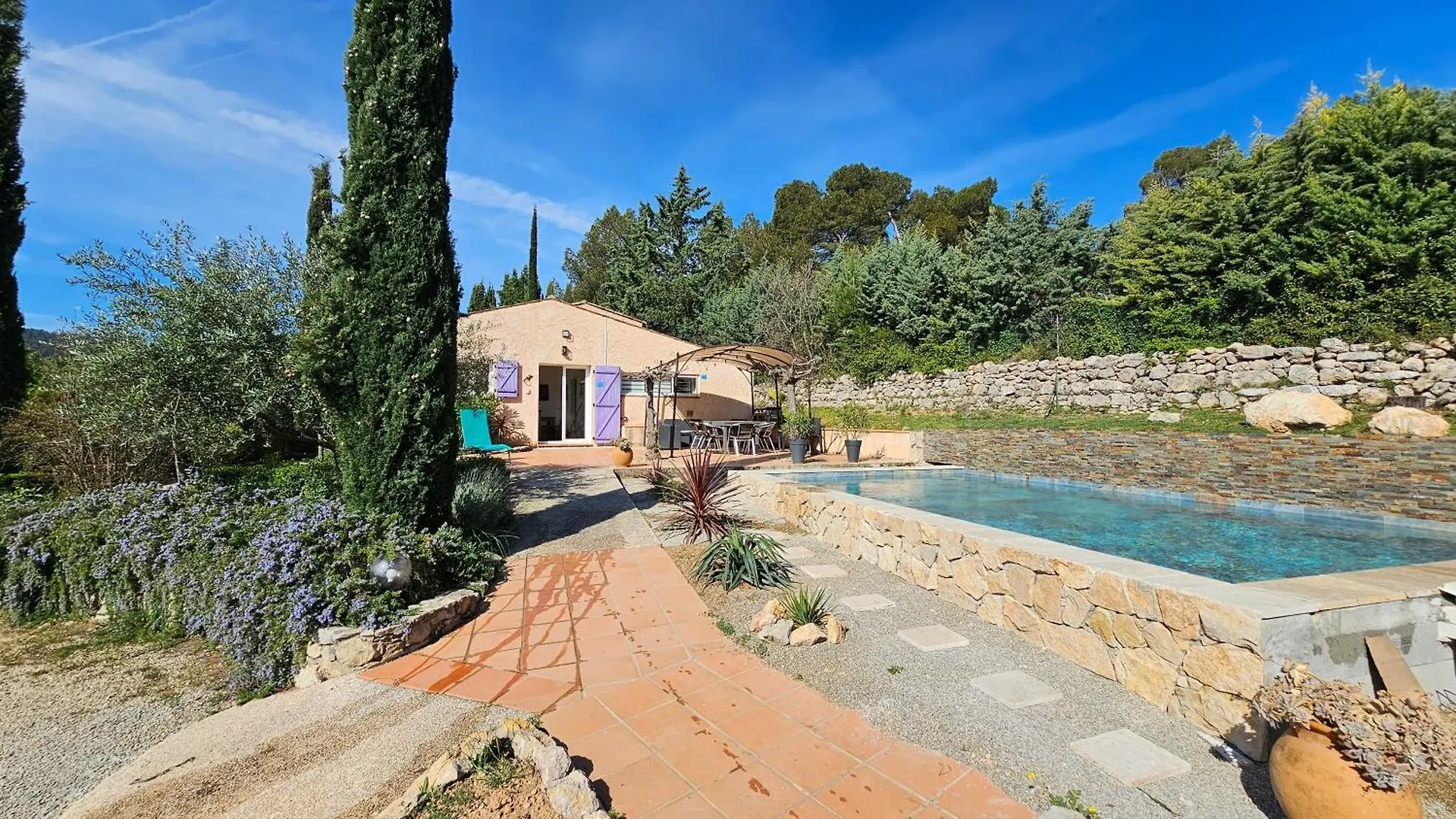 Holiday home Aux Trois Cypres Salernes En Provence Villa France